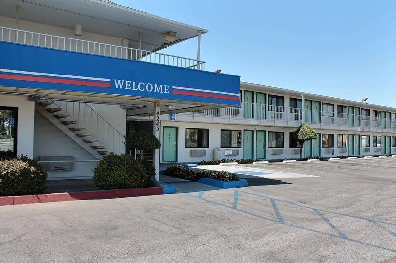 Motel 6-Fresno, Ca - Blackstone North Екстериор снимка